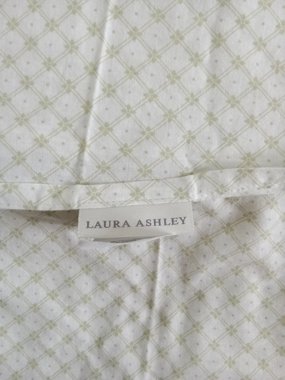Laura Ashley holes excellent